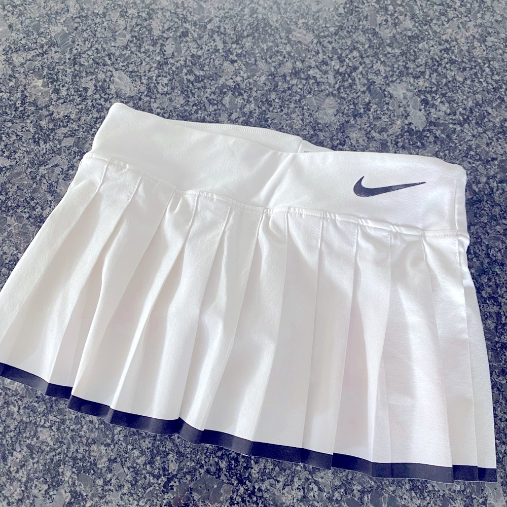 Girls Nike tennis skirt - PERFECT CONDITION